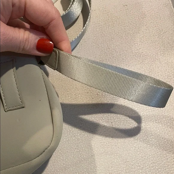 New Seafoam Green Crossbody Bag with Adjustable Strap Wristlet - Picture 8 of 12